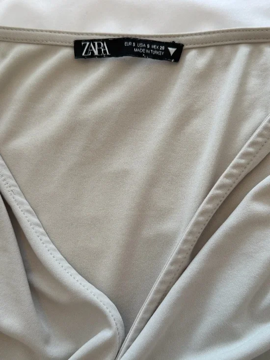 Elegant top - Picture 2 of 3